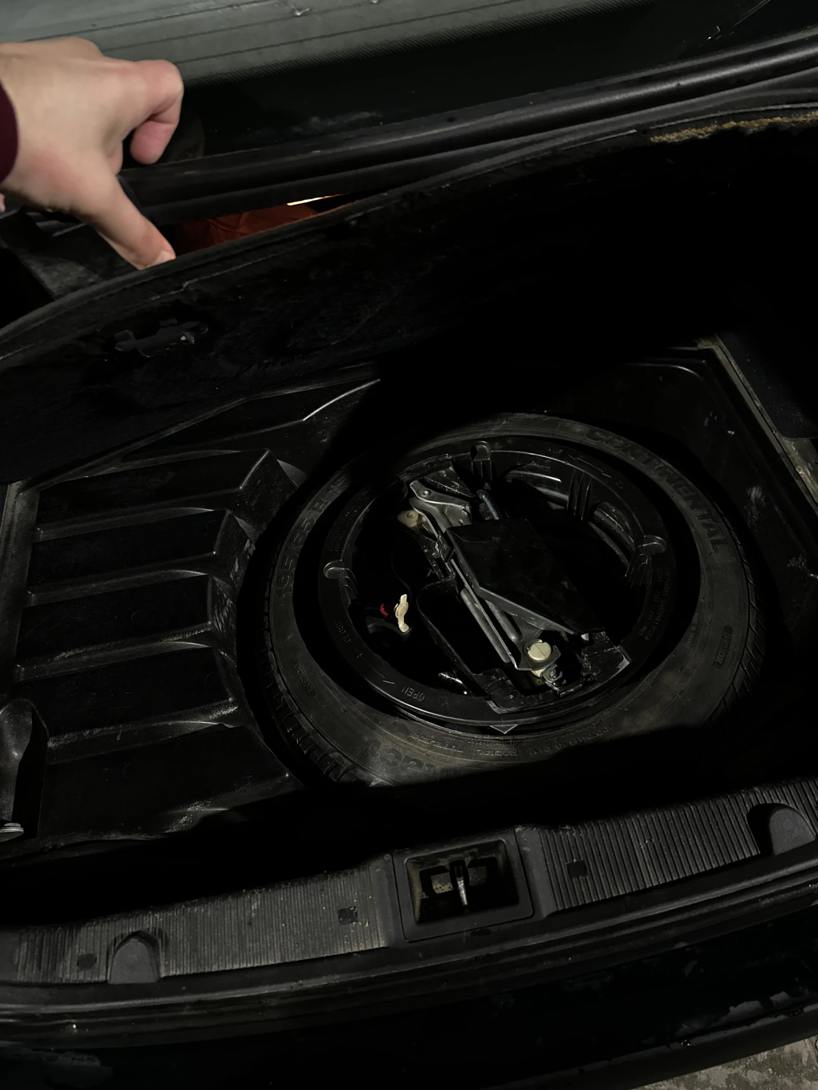 Mercedes-Benz C 220, снимка 9 - Автомобили и джипове - 54335883