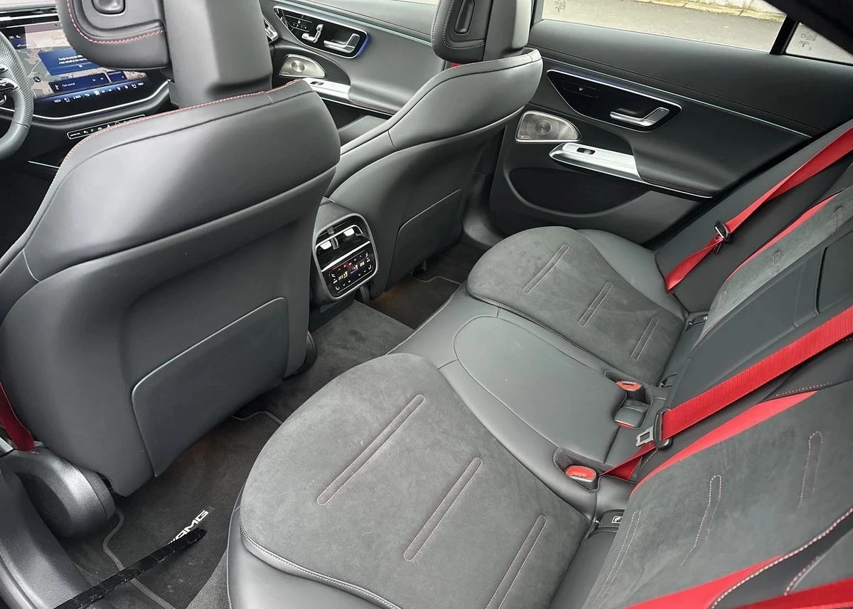 Mercedes-Benz E 53 AMG Hybrid Sedan, снимка 10 - Автомобили и джипове - 54421843