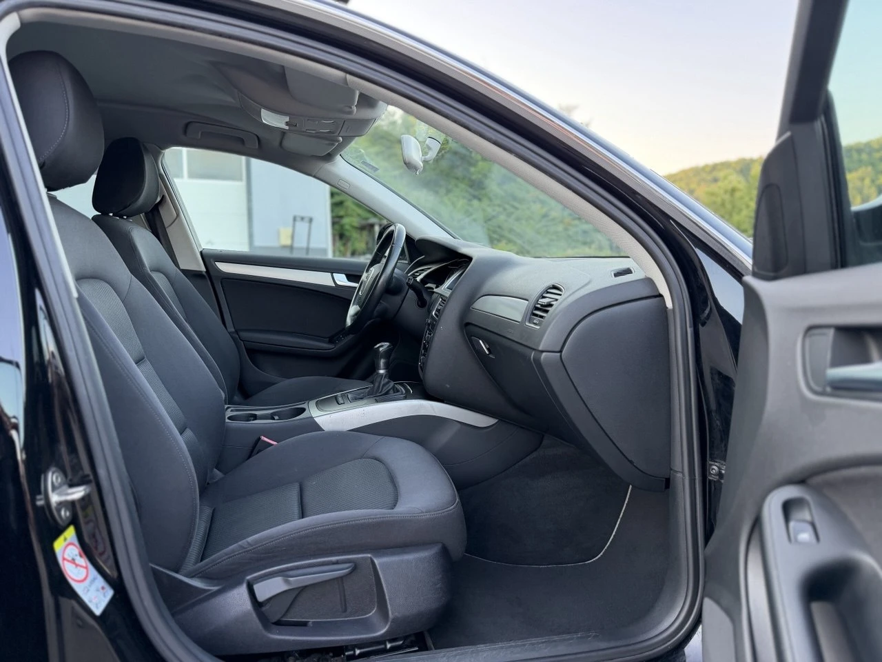 Audi A4 2.0TDI, снимка 14 - Автомобили и джипове - 55105593