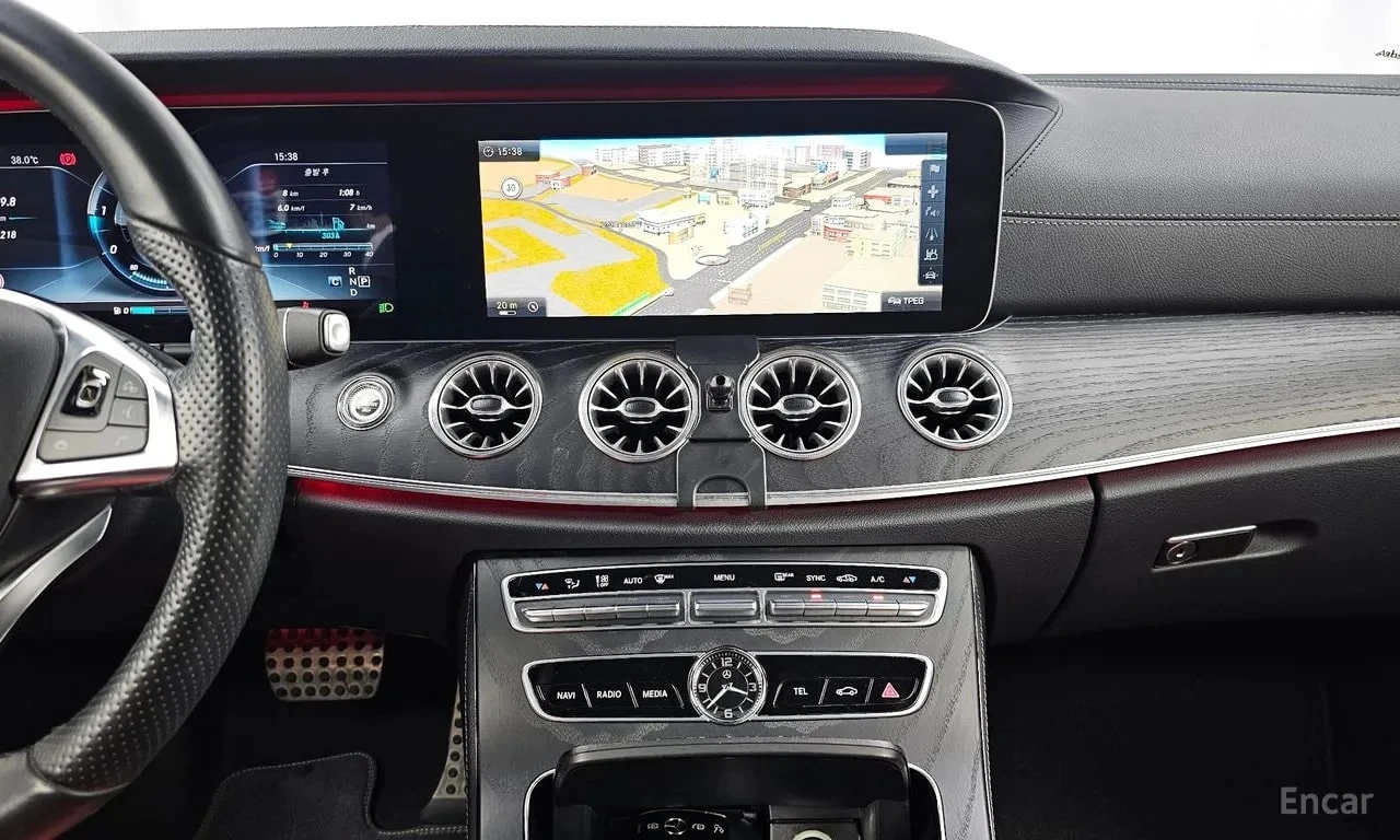 Mercedes-Benz E 220 АМГ ПАКЕТ/d Coupe/ХЕДЪП/ПАНОРАМА/ПОДГРЕВ/, снимка 14 - Автомобили и джипове - 56155990