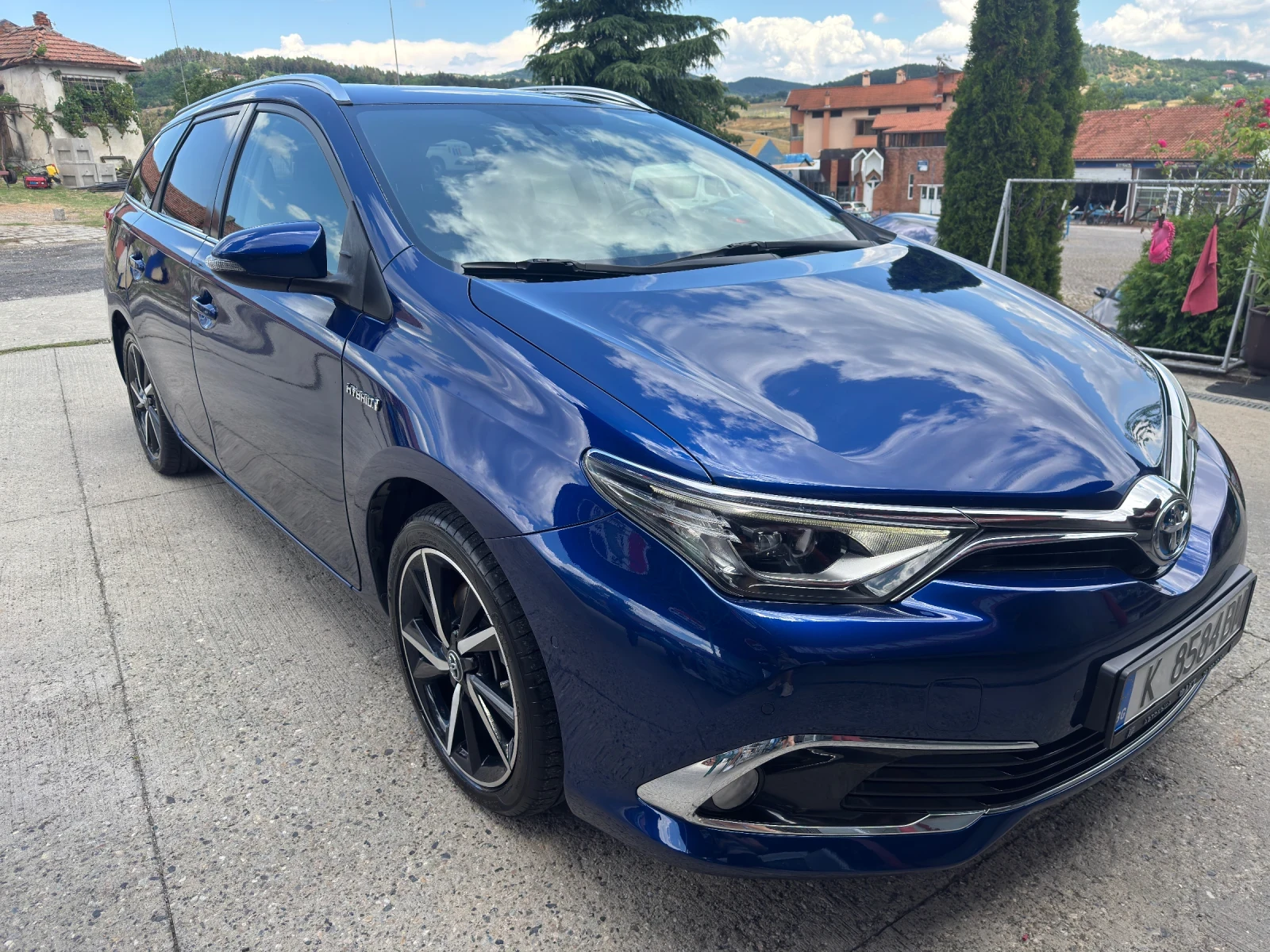 Toyota Auris, снимка 2 - Автомобили и джипове - 56244416
