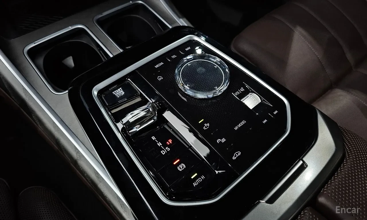 BMW 740 sDrive | LED | PANO | Обдух | Подгрев , снимка 6 - Автомобили и джипове - 56706164
