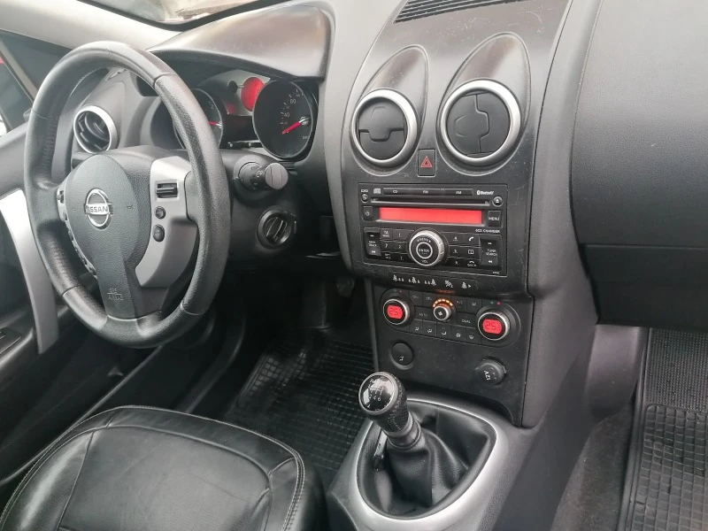 Nissan Qashqai 1.5 DCI ITALIQ , снимка 11 - Автомобили и джипове - 45858163