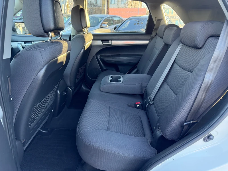 Kia Sorento 2.4i , снимка 8 - Автомобили и джипове - 52419777