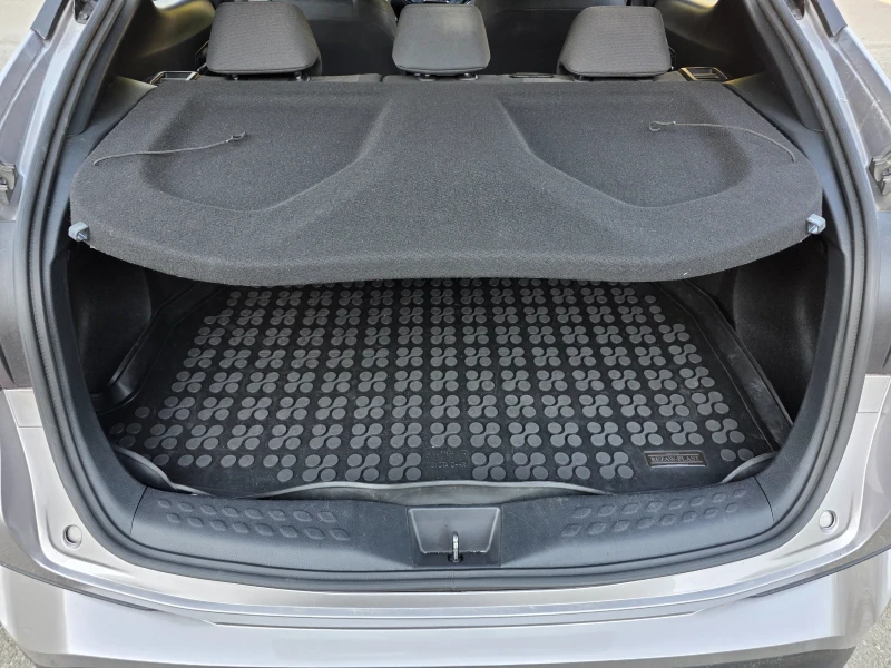 Toyota C-HR benzin , снимка 7 - Автомобили и джипове - 52715007