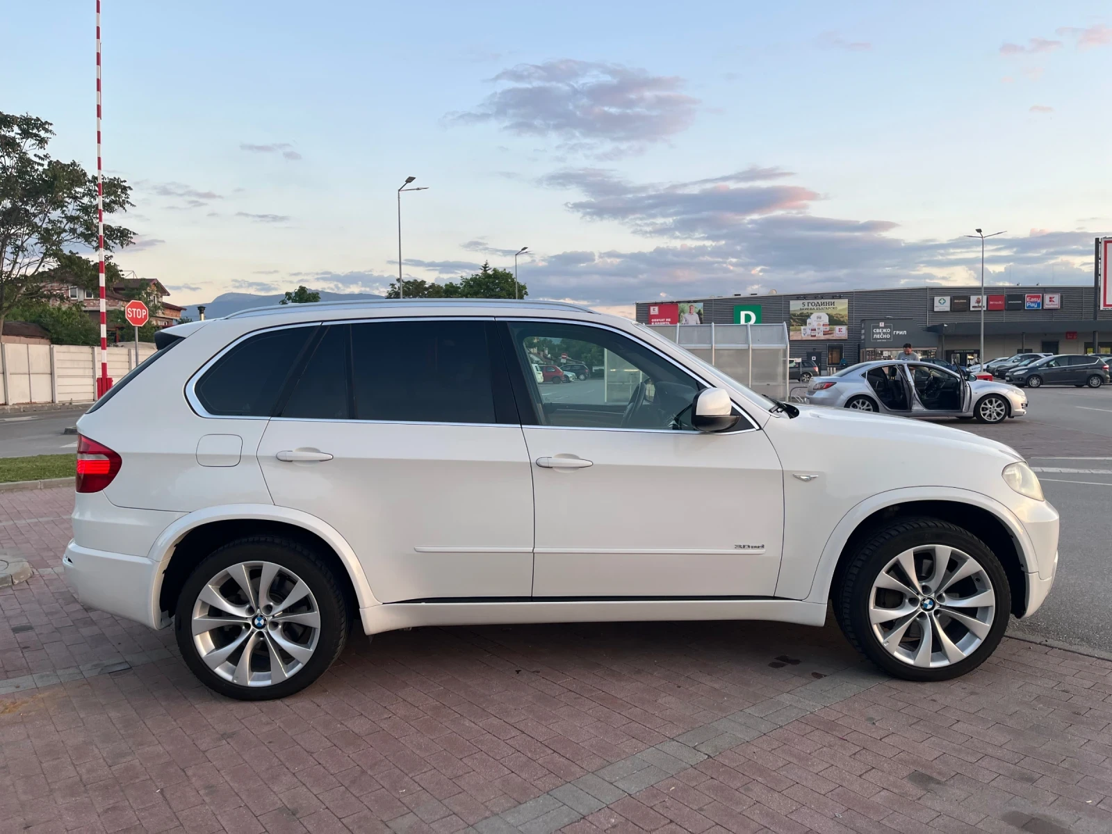BMW X5 3.0 SD M-Pack - изображение 3