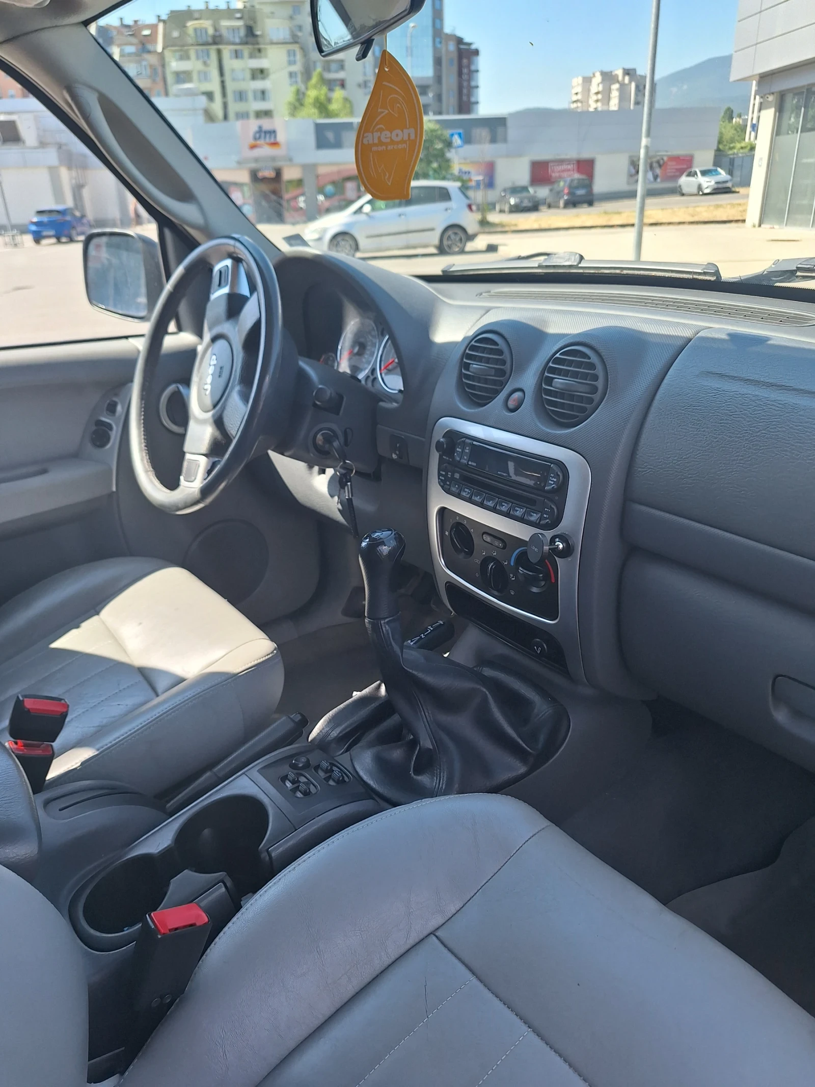 Jeep Cherokee  - изображение 9