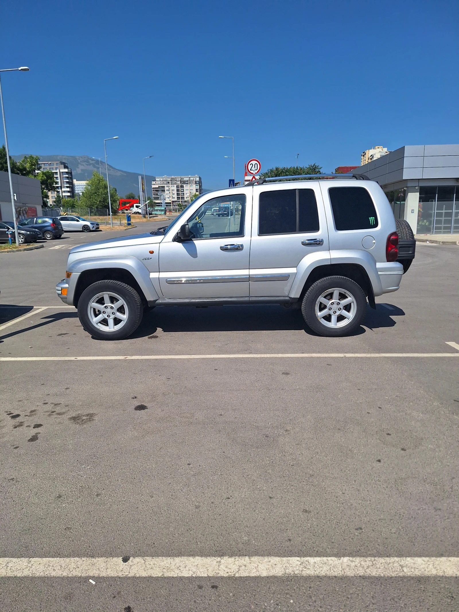 Jeep Cherokee  - изображение 3