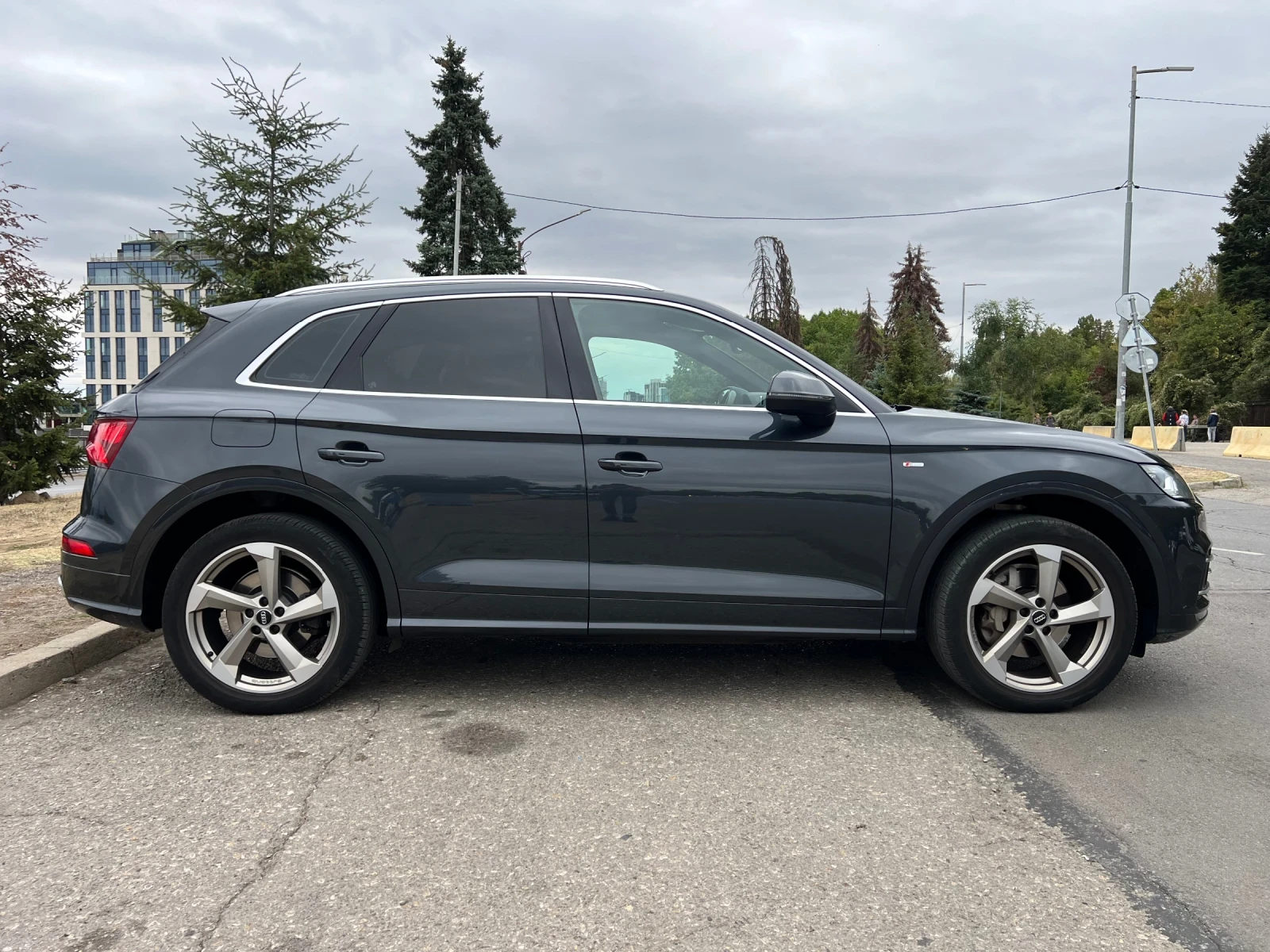 Audi Q5 2.0TDI QUATTRO S-LINE KEYLESS * ПЪЛНА ИСТОРИЯ*  - изображение 4