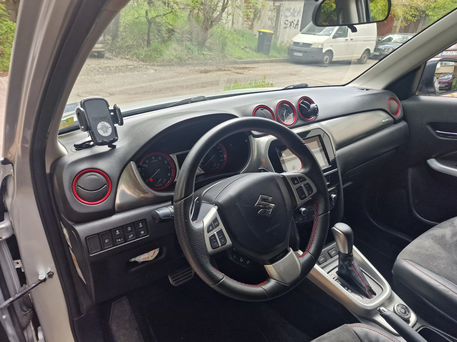 Suzuki Vitara Sergio Selano Edition - 86 000 км., снимка 4 - Автомобили и джипове - 54401116