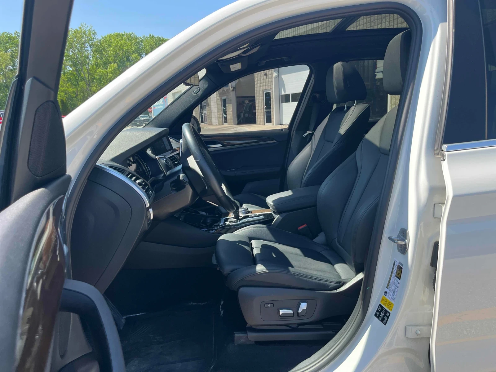 BMW X3 xDrive30i * ПОДГРЕВ * ПАНОРАМА * 2 КЛЮЧА * CARFAX, снимка 10 - Автомобили и джипове - 54722027