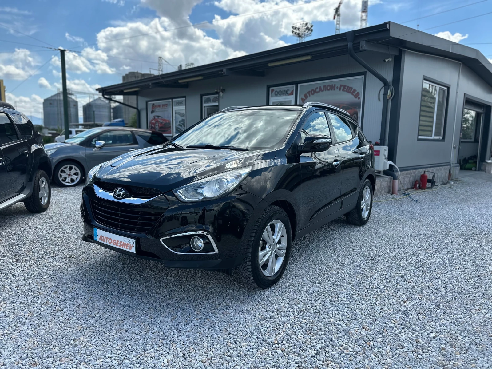 Hyundai IX35 1.7CRDI* NAVI* CarPlay* Подгрев* , снимка 2 - Автомобили и джипове - 55224732