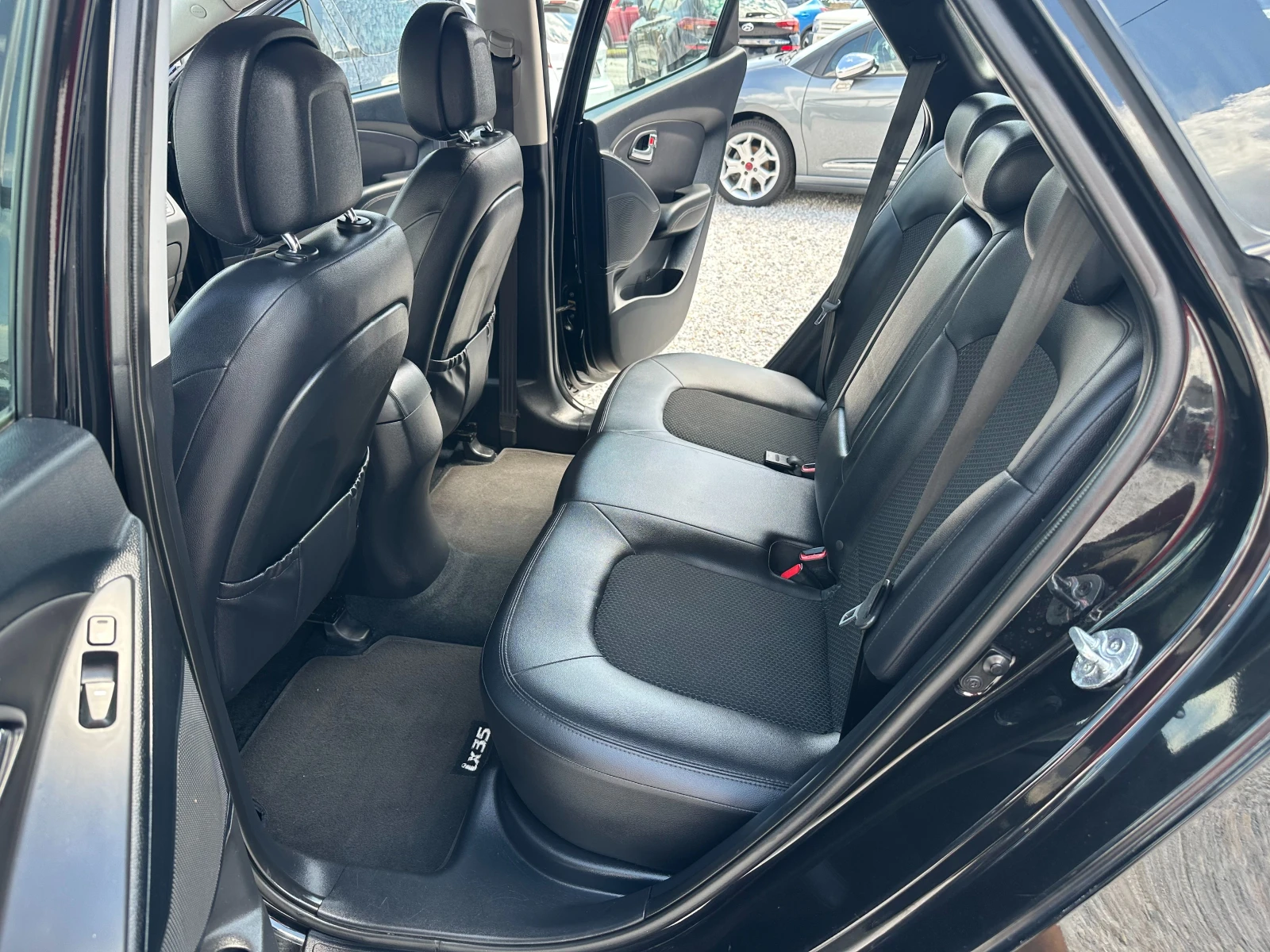 Hyundai IX35 1.7CRDI* NAVI* CarPlay* Подгрев* , снимка 11 - Автомобили и джипове - 55224732