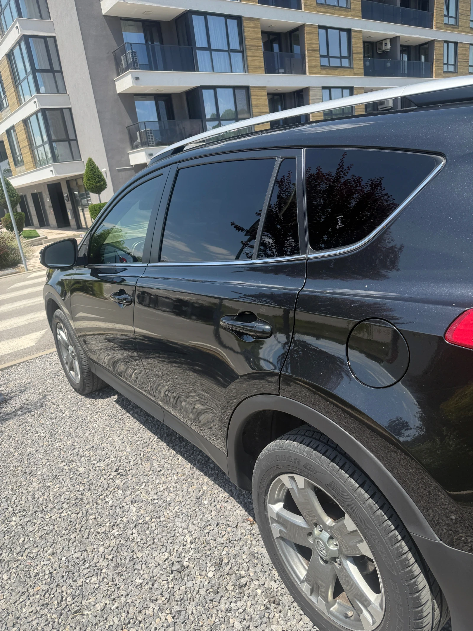 Toyota Rav4, снимка 16 - Автомобили и джипове - 55316374