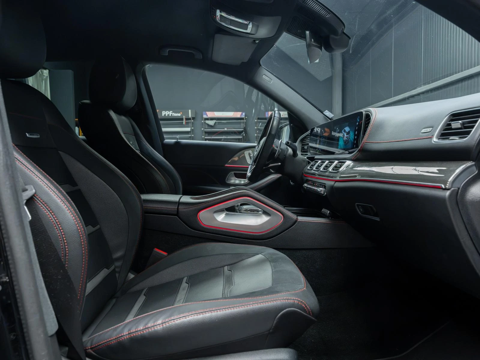 Mercedes-Benz GLE 53 4MATIC 4MATIC* BURM* 360CAM* AIRMATIC* AMG-LINE* , снимка 14 - Автомобили и джипове - 55537477