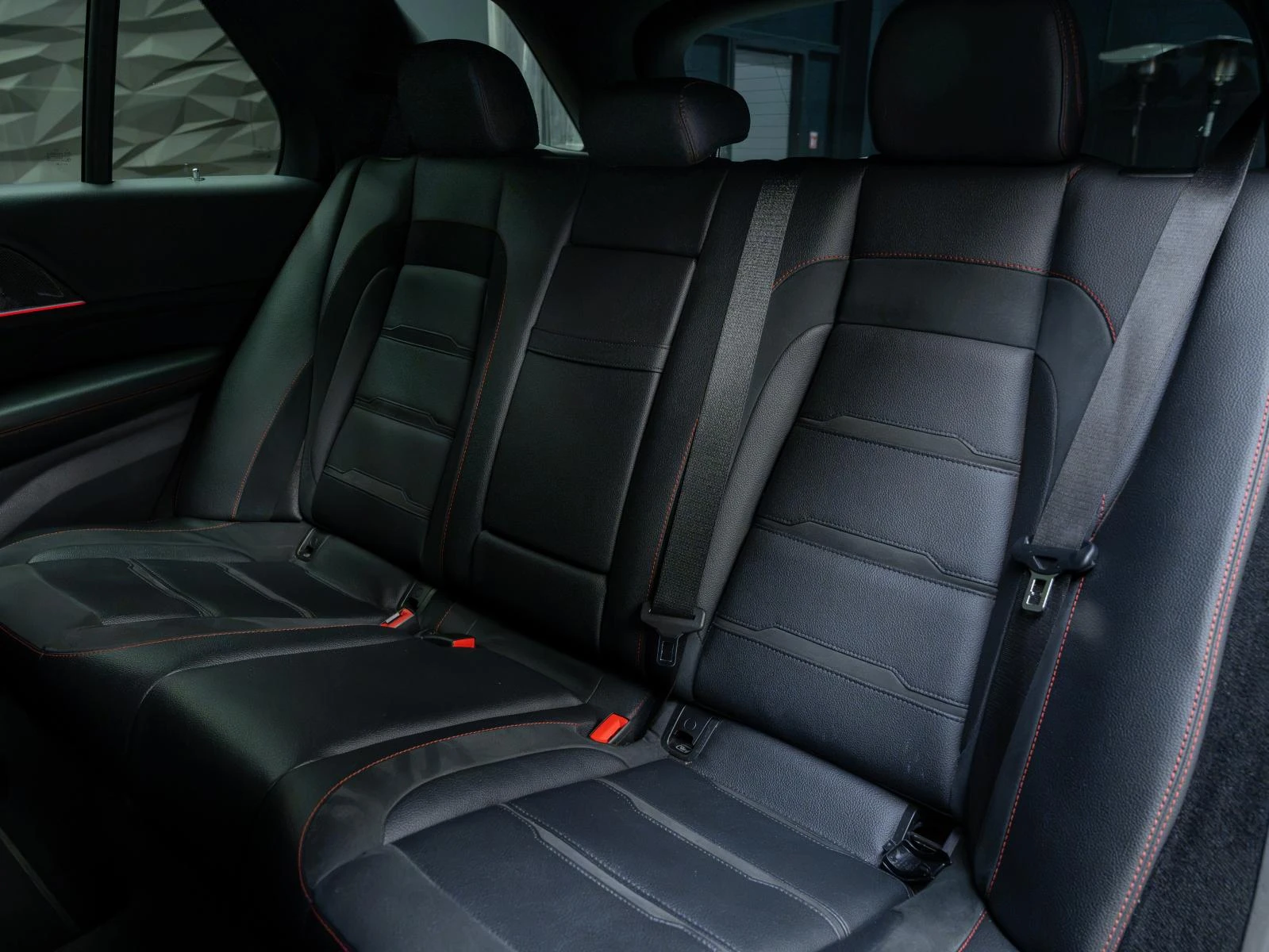 Mercedes-Benz GLE 53 4MATIC 4MATIC* BURM* 360CAM* AIRMATIC* AMG-LINE* , снимка 12 - Автомобили и джипове - 55537477