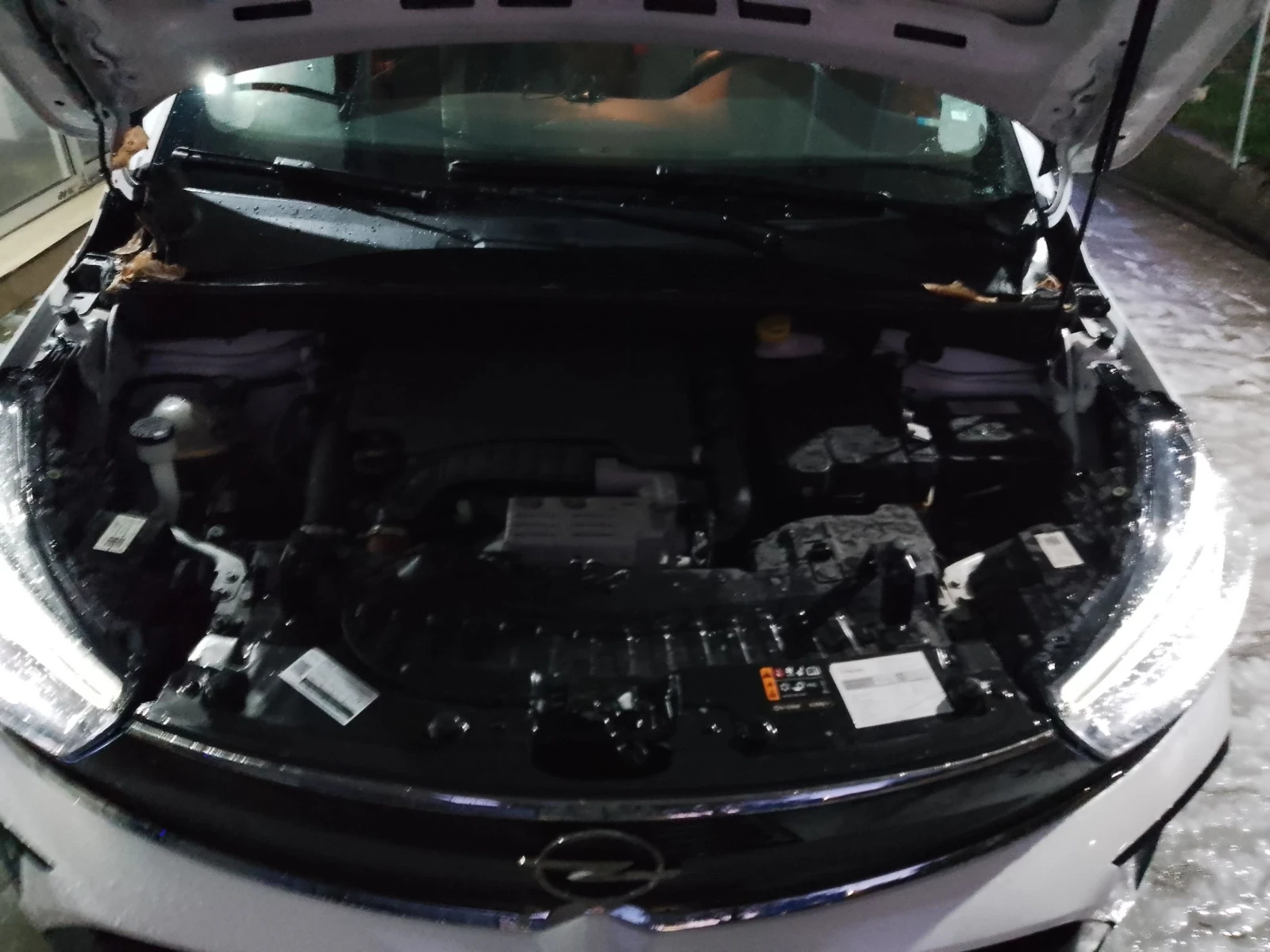 Opel Crossland X Бензин 1.2 мотор, снимка 2 - Автомобили и джипове - 56652689