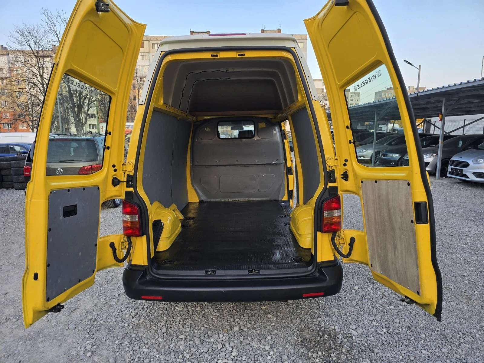 VW Transporter 1.9TDI, снимка 10 - Бусове и автобуси - 53866721