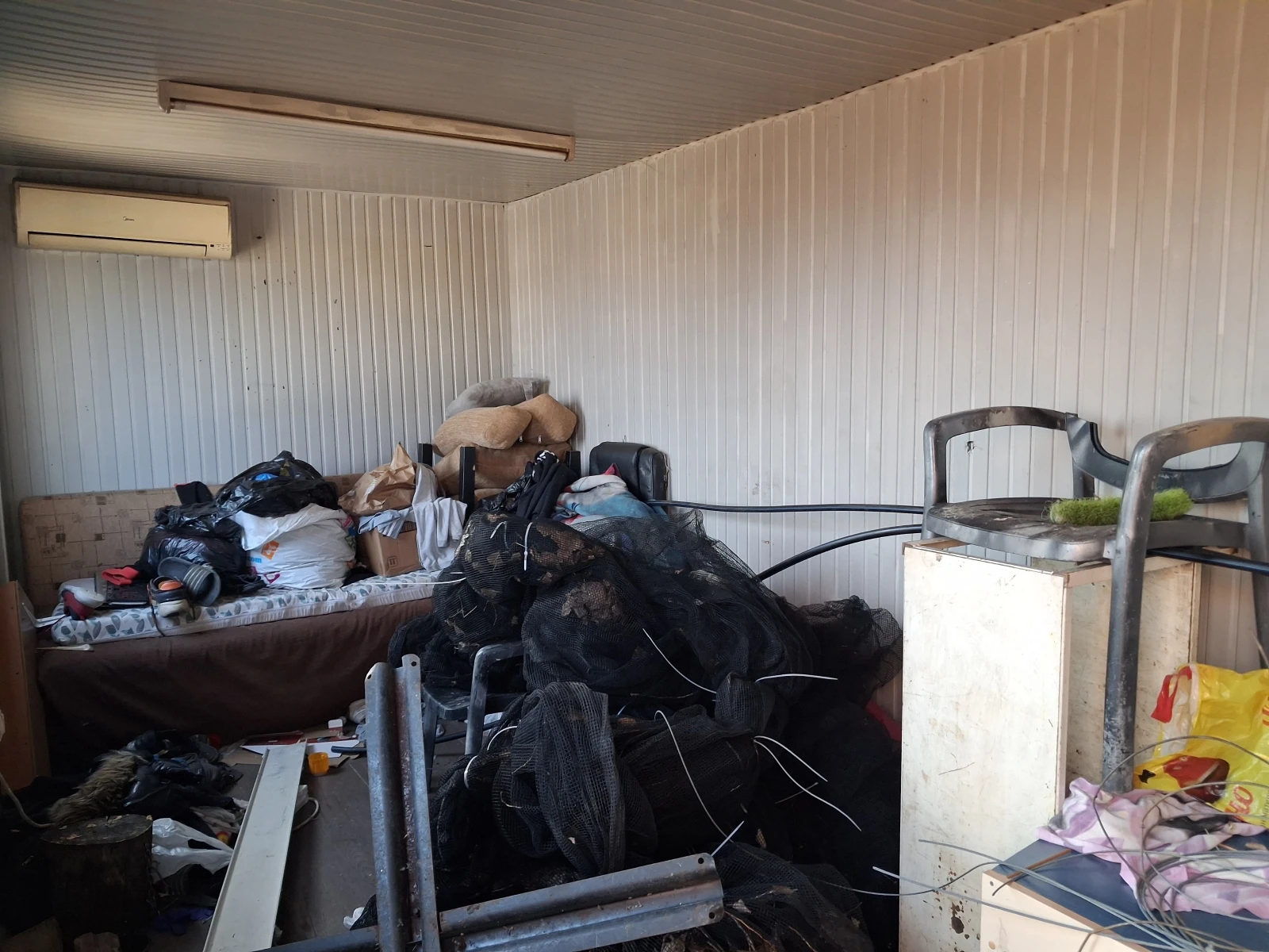 Каравана Други ФУРГОН* * 2.40d* 6-МЕТРА, снимка 7 - Каравани и кемпери - 53707181