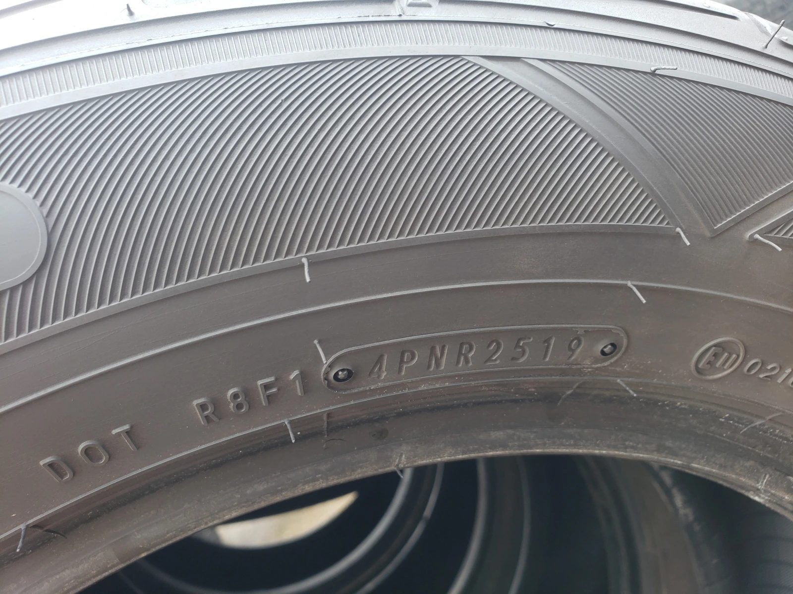 Гуми Летни 215/60R16, снимка 6 - Гуми и джанти - 54079703