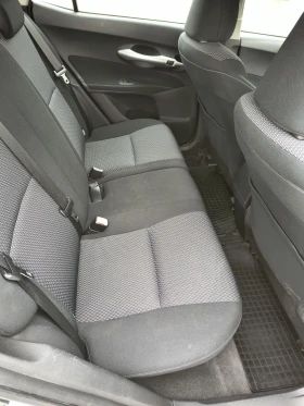 Toyota Auris 1.4D4D 90 k.с., снимка 6