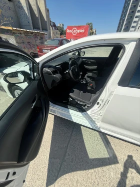 Toyota Corolla 1.5 M6/T гаранция до 2032г., снимка 8