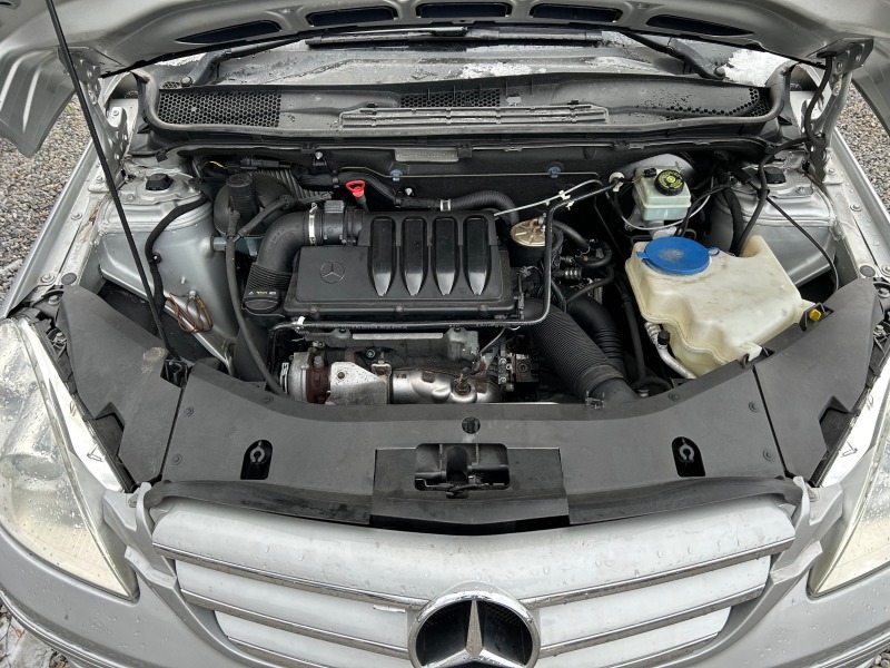 Mercedes-Benz B 180 2.0, снимка 14 - Автомобили и джипове - 46354087