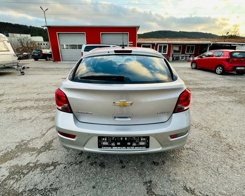 Chevrolet Cruze 1.8 I  КАТО НОВА, снимка 4 - Автомобили и джипове - 48327283