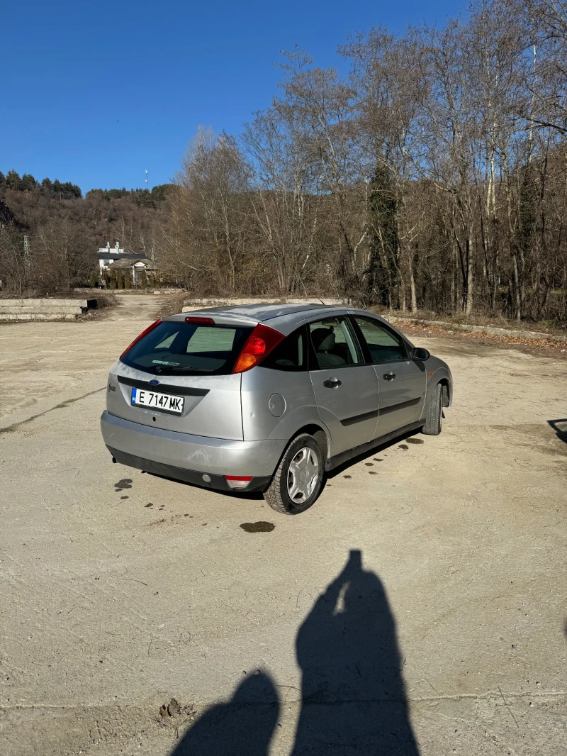 Ford Focus 1.6, снимка 11 - Автомобили и джипове - 48885283