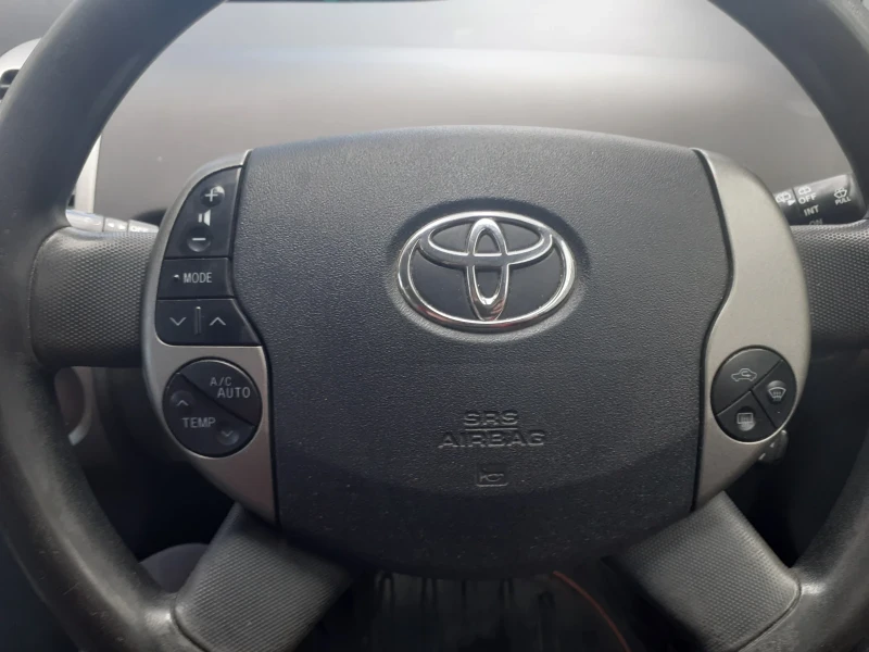 Toyota Prius 1.5, снимка 12 - Автомобили и джипове - 49270819