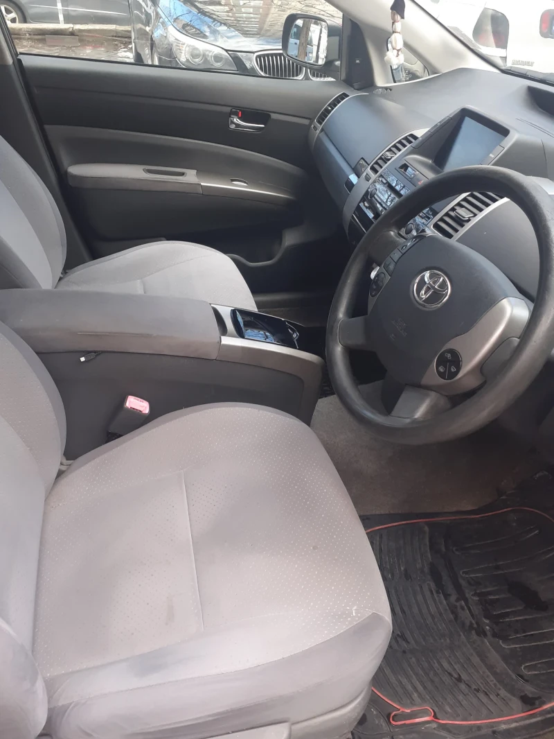 Toyota Prius 1.5, снимка 7 - Автомобили и джипове - 49270819