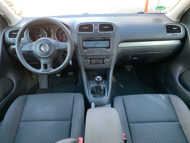 VW Golf 1.6TDI, снимка 7 - Автомобили и джипове - 49354116