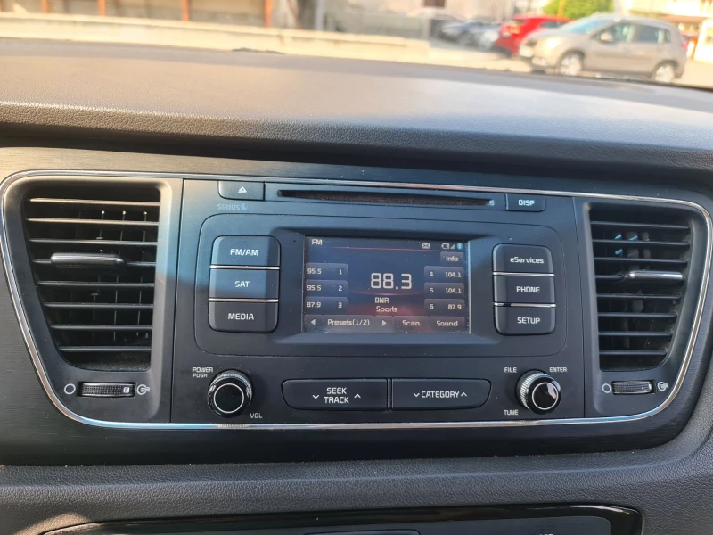 Kia Sedona 3.3 GDI/ГАЗ 7 местна, снимка 13 - Автомобили и джипове - 51279932