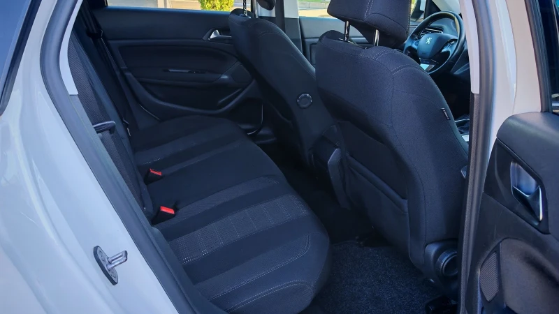 Peugeot 308 1.6HDI-120k.ТОП СЪСТОЯНИЕ СЕРВИЗНА КНИЖКА , снимка 9 - Автомобили и джипове - 50891527