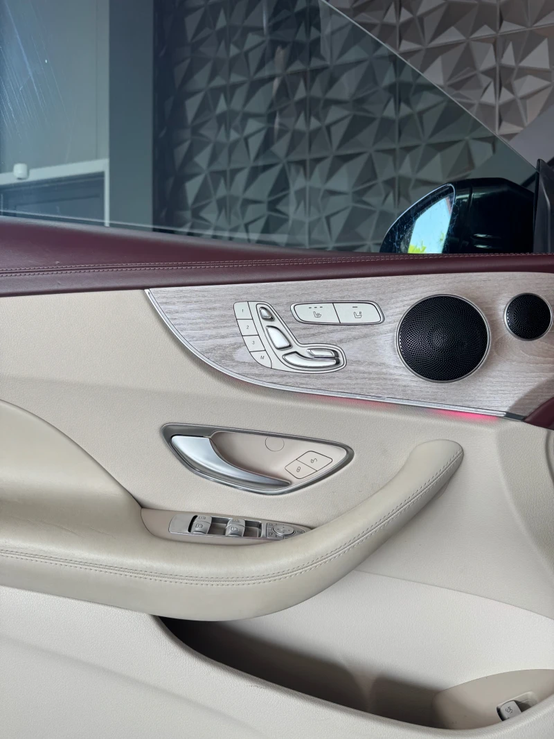 Mercedes-Benz E 350 d COUPE 4 MATIC * AMG * HEAD UP * ПАНОРАМА * , снимка 11 - Автомобили и джипове - 51192891