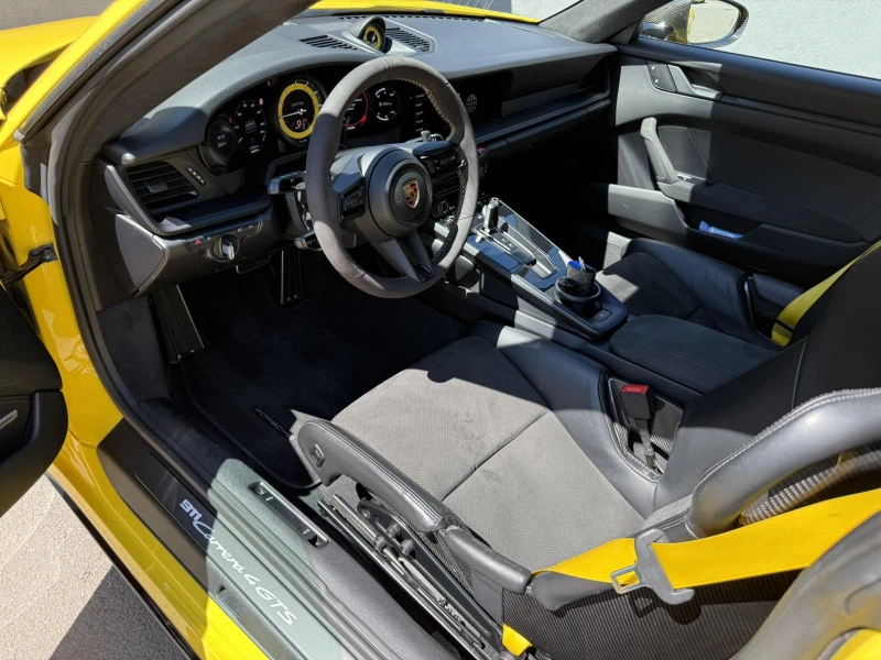 Porsche 911 CARRERA 4 GTS CARBON/CERAMIC, снимка 10 - Автомобили и джипове - 51520947