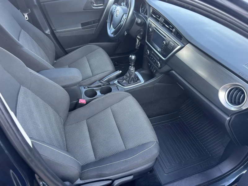 Toyota Auris 1.6 БЕНЗИН  EURO5, снимка 11 - Автомобили и джипове - 52807338