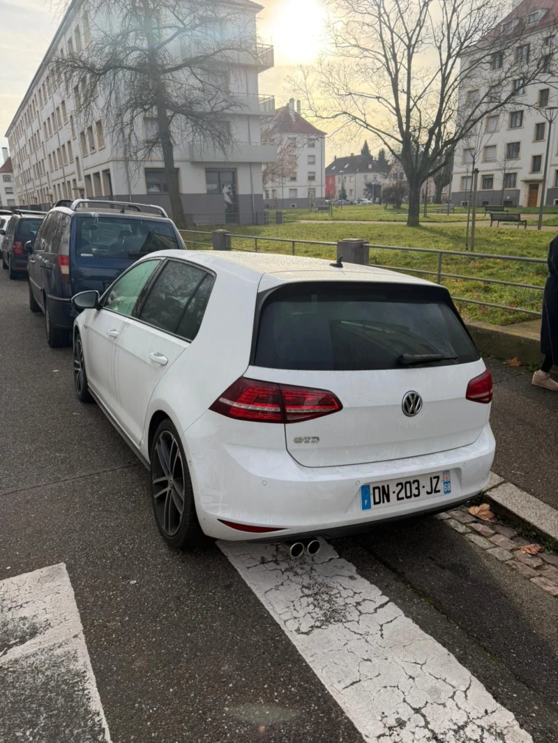 VW Golf 2.0TDI GTD FULL MAX ПАНОРАМА ДИСТРОНИК КЕЙЛЕС, снимка 2 - Автомобили и джипове - 52851733