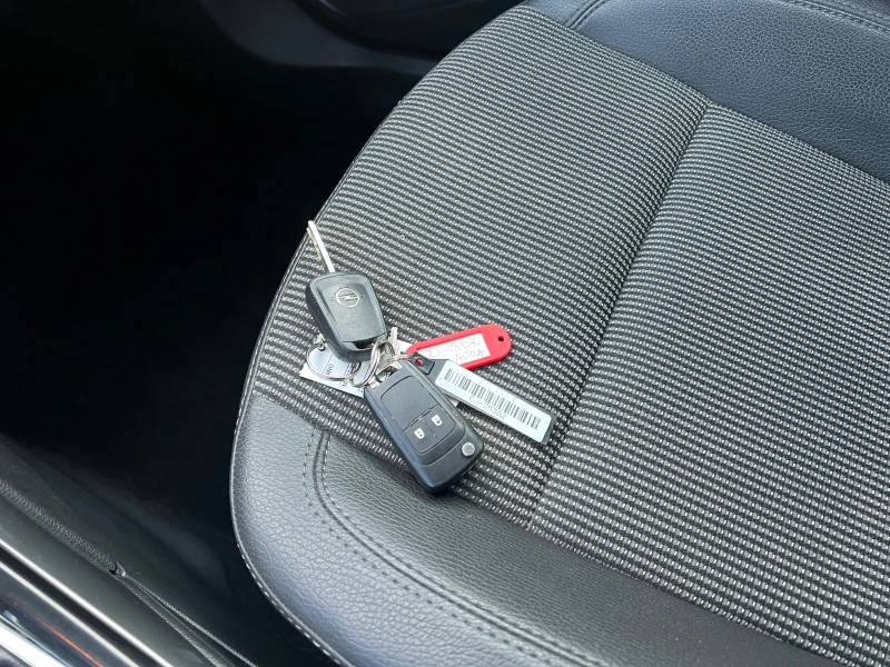 Opel Astra 1.6cdti Euro6, снимка 11 - Автомобили и джипове - 53362805