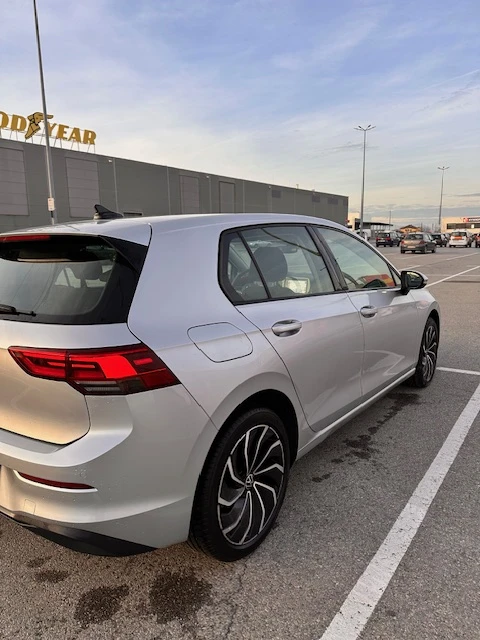 VW Golf 8 Life+ 2.0TDI automat - изображение 6