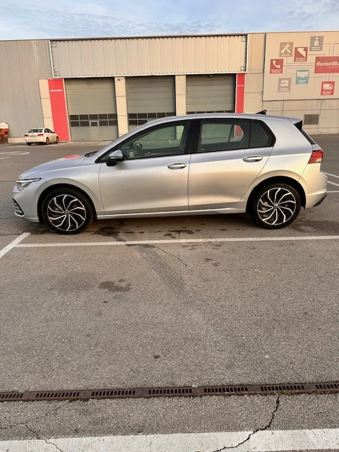 VW Golf 8 Life+ 2.0TDI automat - изображение 3