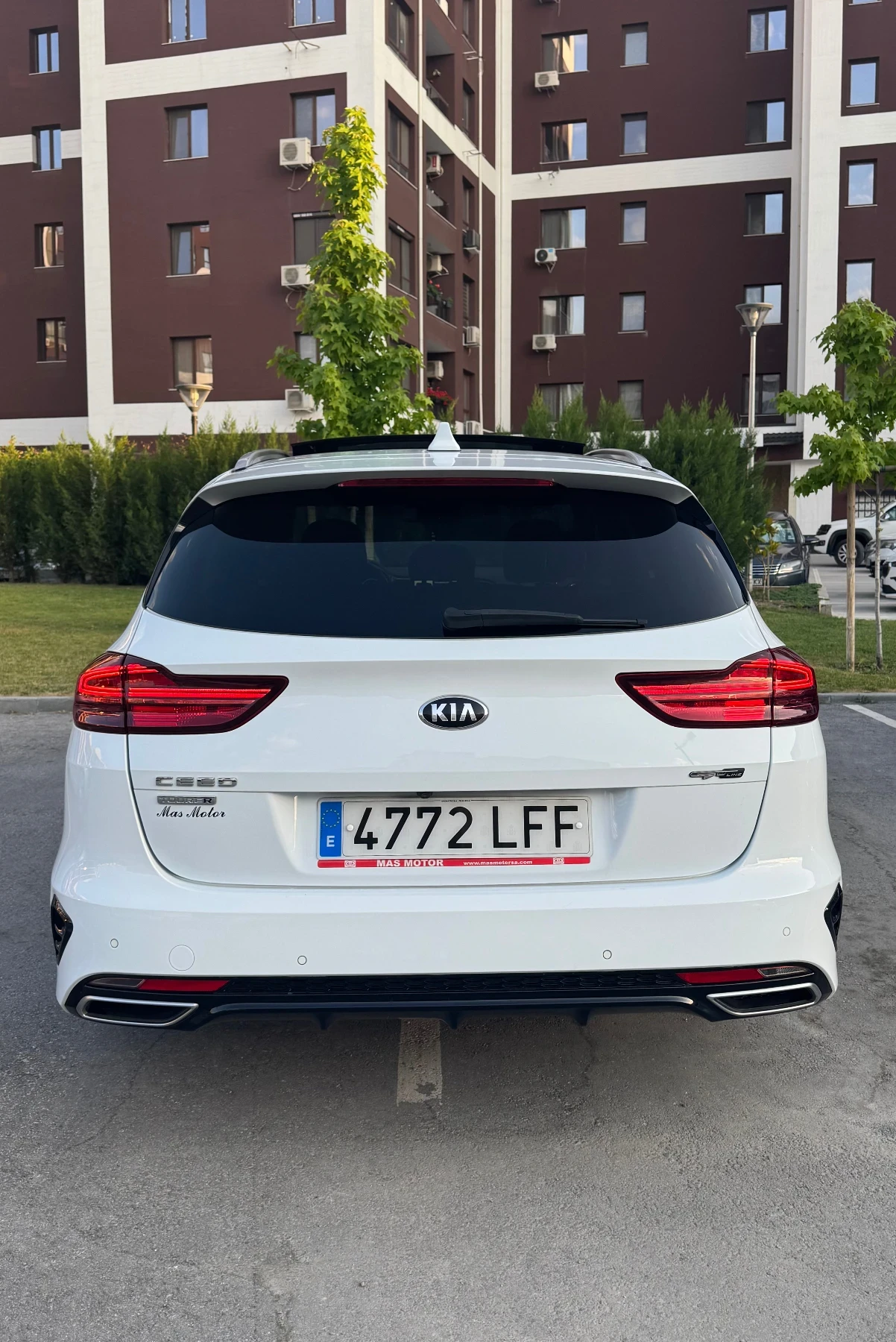 Kia Ceed 1.6 CRDI GT Line - изображение 6