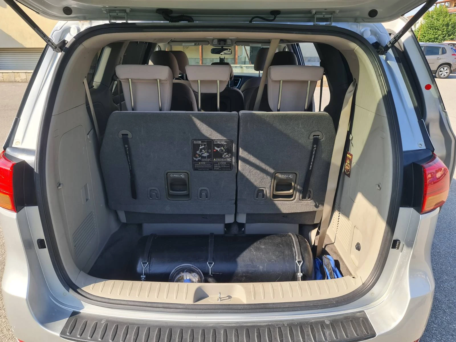 Kia Sedona 3.3 GDI/ГАЗ 7 местна - изображение 9