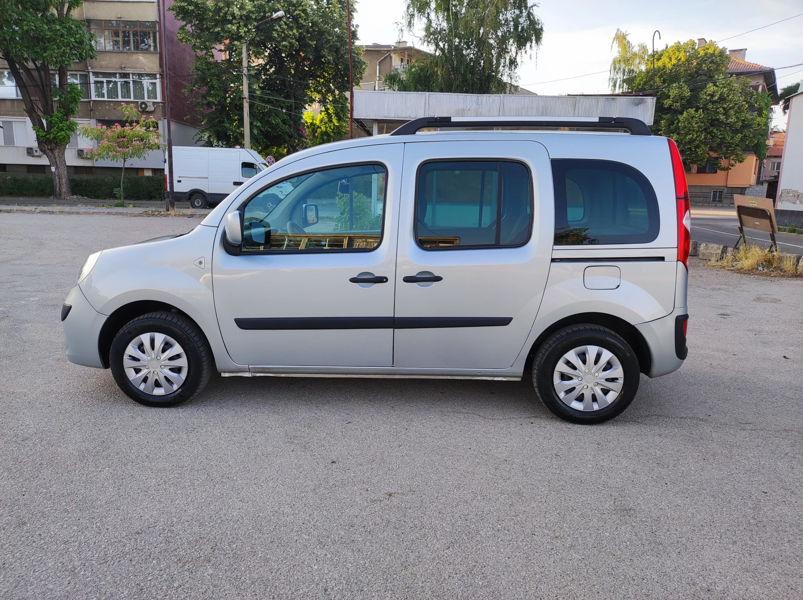 Renault Kangoo 1.5DCi 103к.с. Пътнически Евро5 - изображение 3