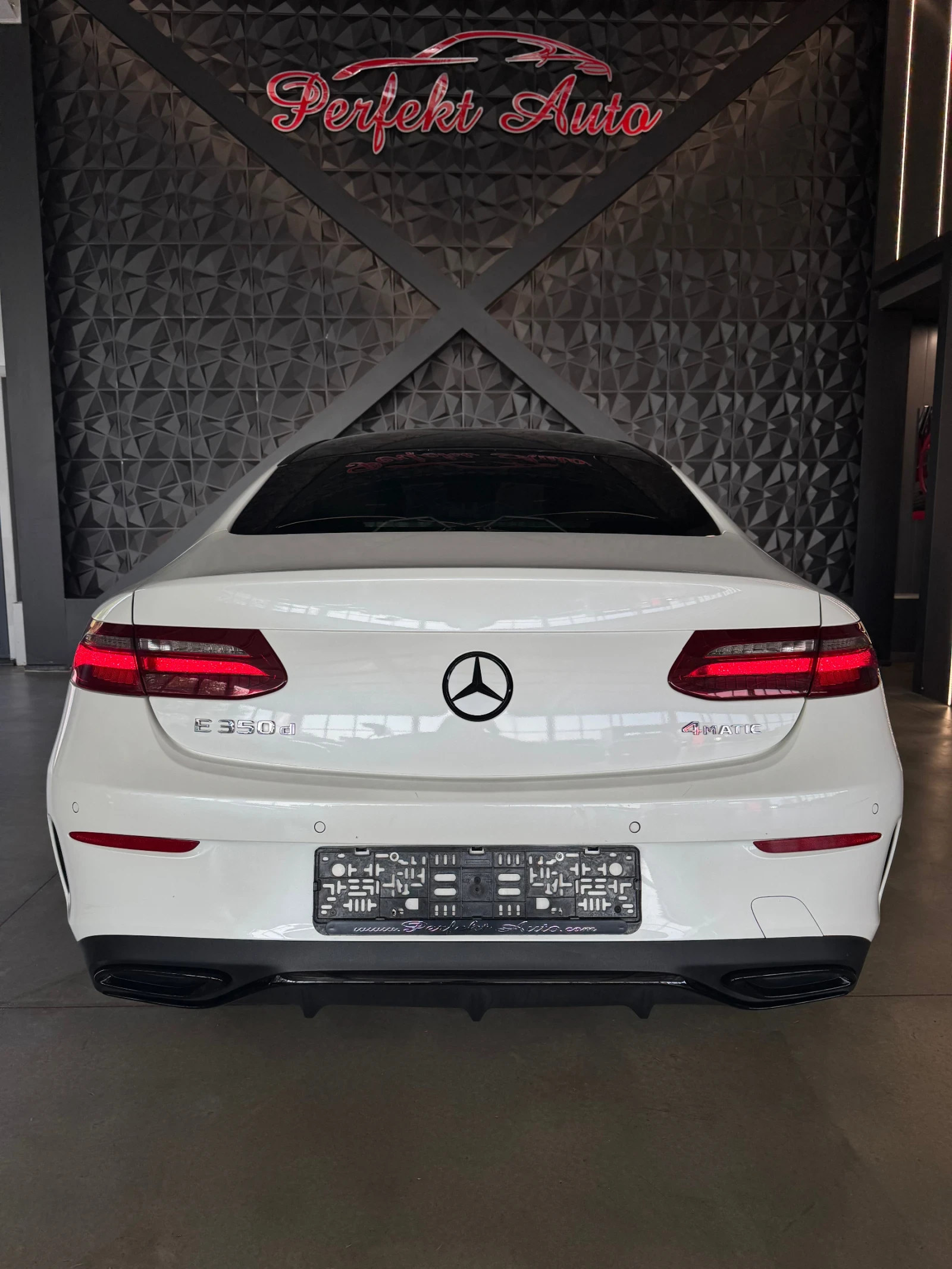 Mercedes-Benz E 350 d COUPE 4 MATIC * AMG * HEAD UP * ПАНОРАМА *  - изображение 4
