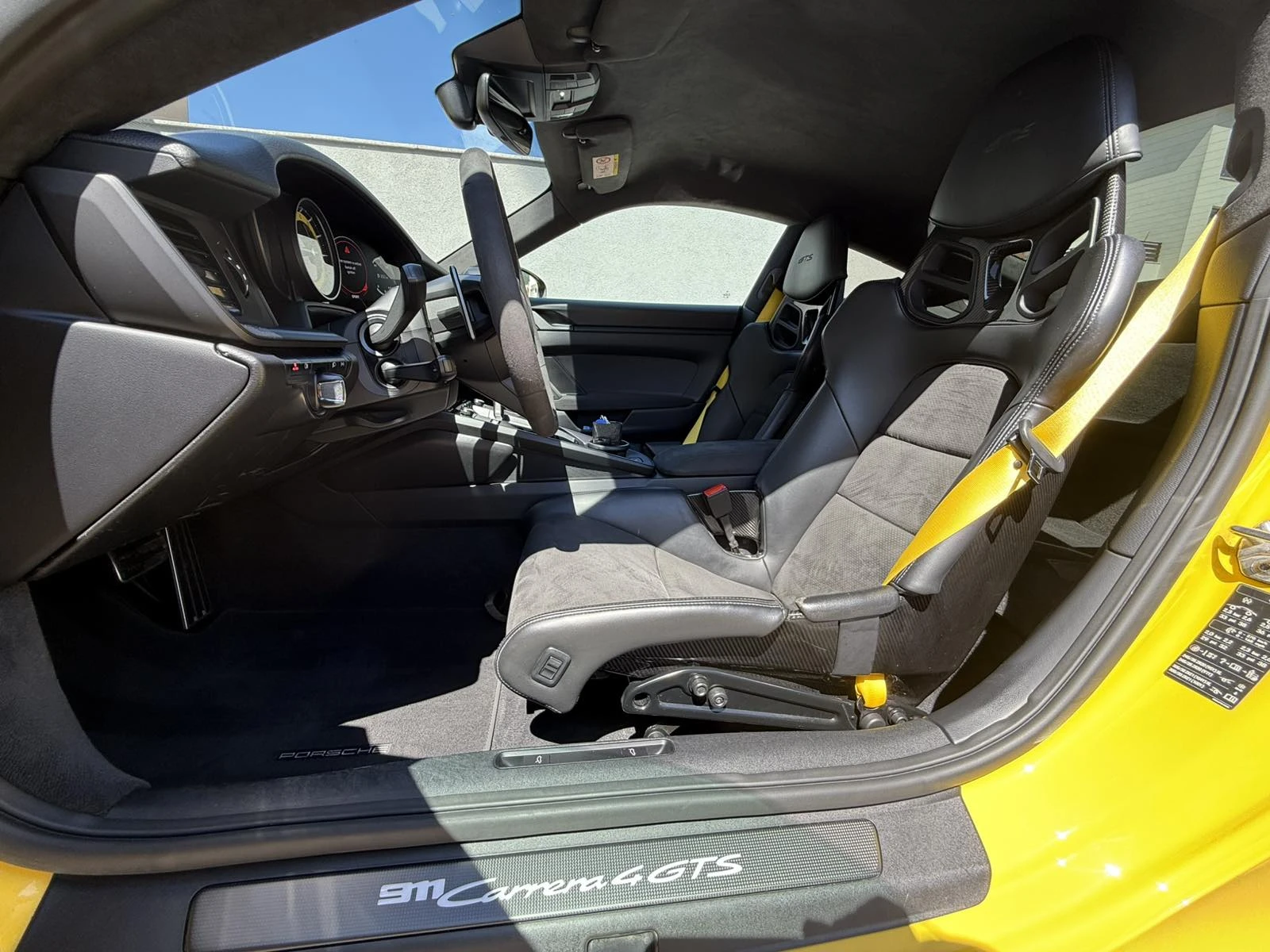 Porsche 911 CARRERA 4 GTS CARBON/CERAMIC - изображение 9