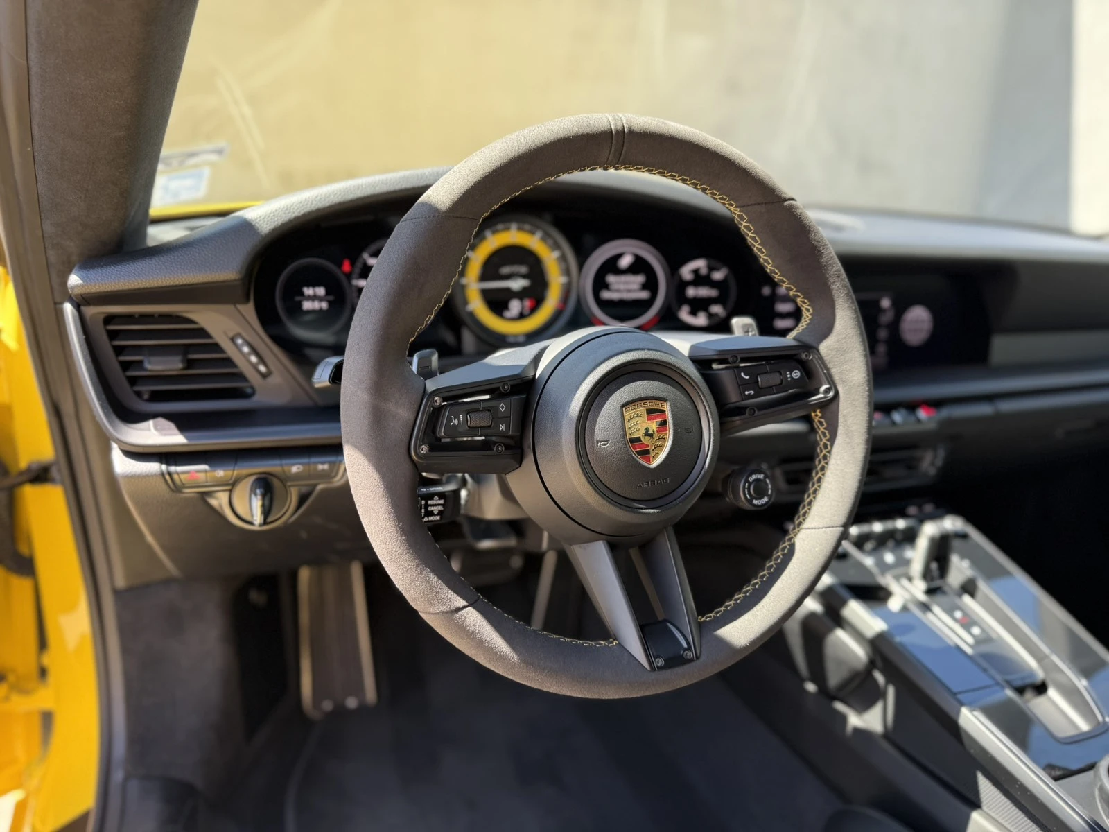 Porsche 911 CARRERA 4 GTS CARBON/CERAMIC | Mobile.bg   11