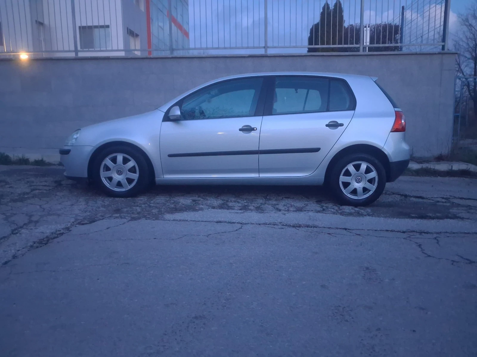 VW Golf 1.6 бензин - изображение 3
