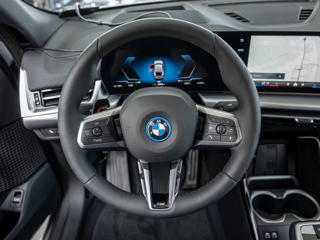 BMW iX2 30 xDrive Msport HuD, снимка 7 - Автомобили и джипове - 54122471