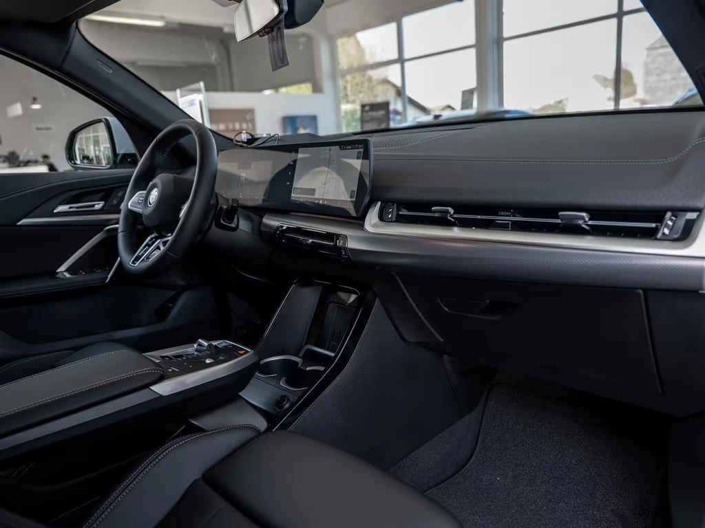 BMW iX2 30 xDrive Msport HuD, снимка 4 - Автомобили и джипове - 54122471